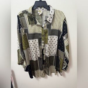 Fig and Flower Geometric Black and White Shirt